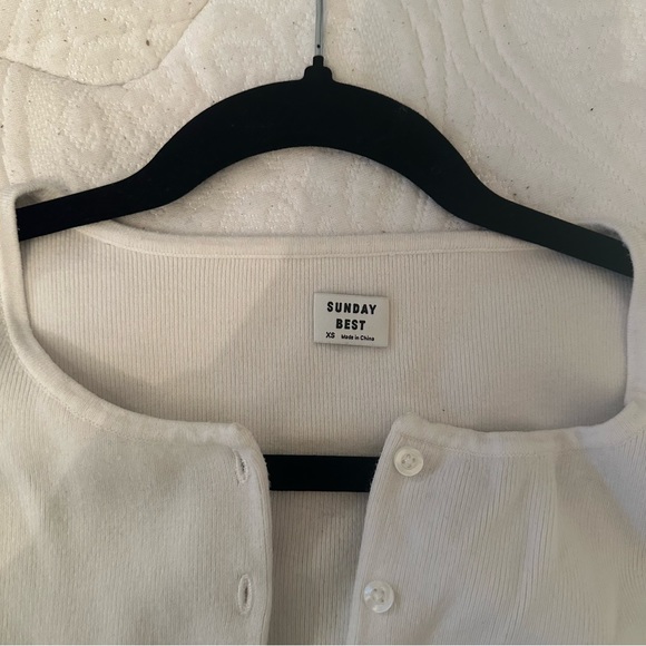 Aritzia Sunday Best Izzy Cardigan - Picture 2 of 3